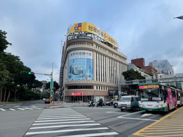 飯店牆面廣告牆 | 松江路&建國北路三段交叉口